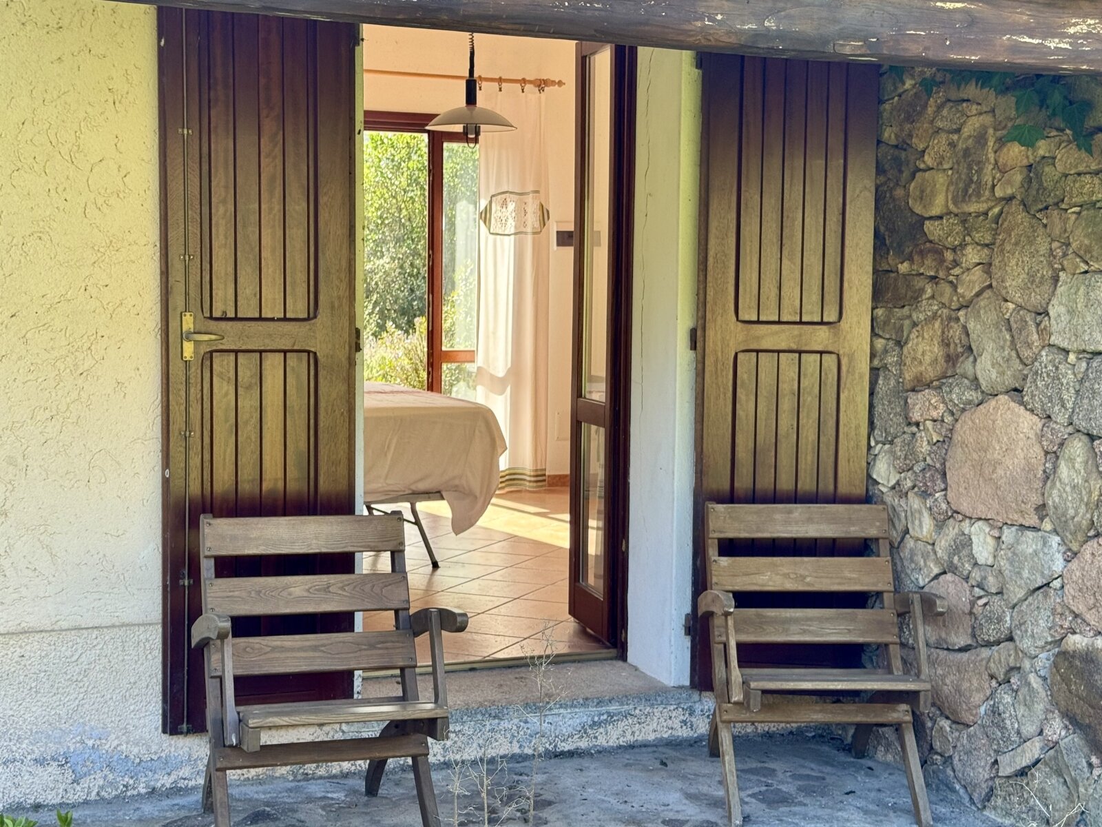 kleine Terrasse vor Einliegerwohnung